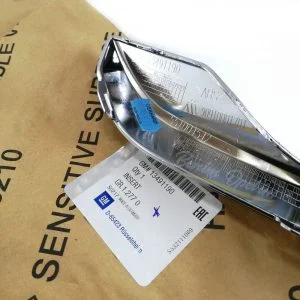 حلية شبكة يمين GM انسجنيا B